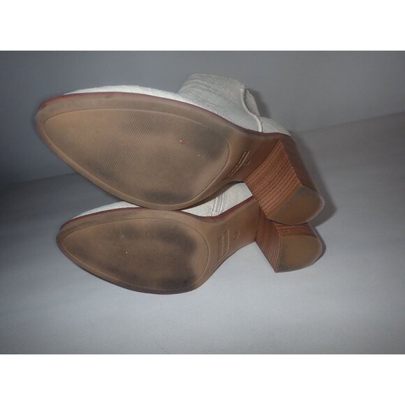 Women's White Faux textured Leather Ankle Booties Altar'd State Side Zipper‎ 7 - Picture 8 of 8